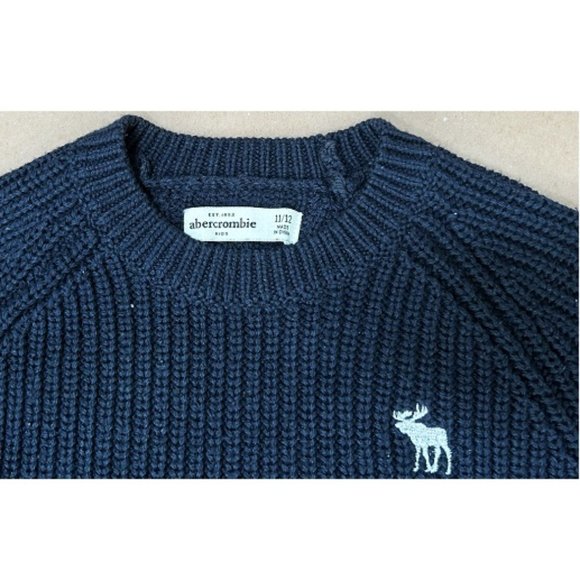 Abercrombie sweater - Picture 2 of 4